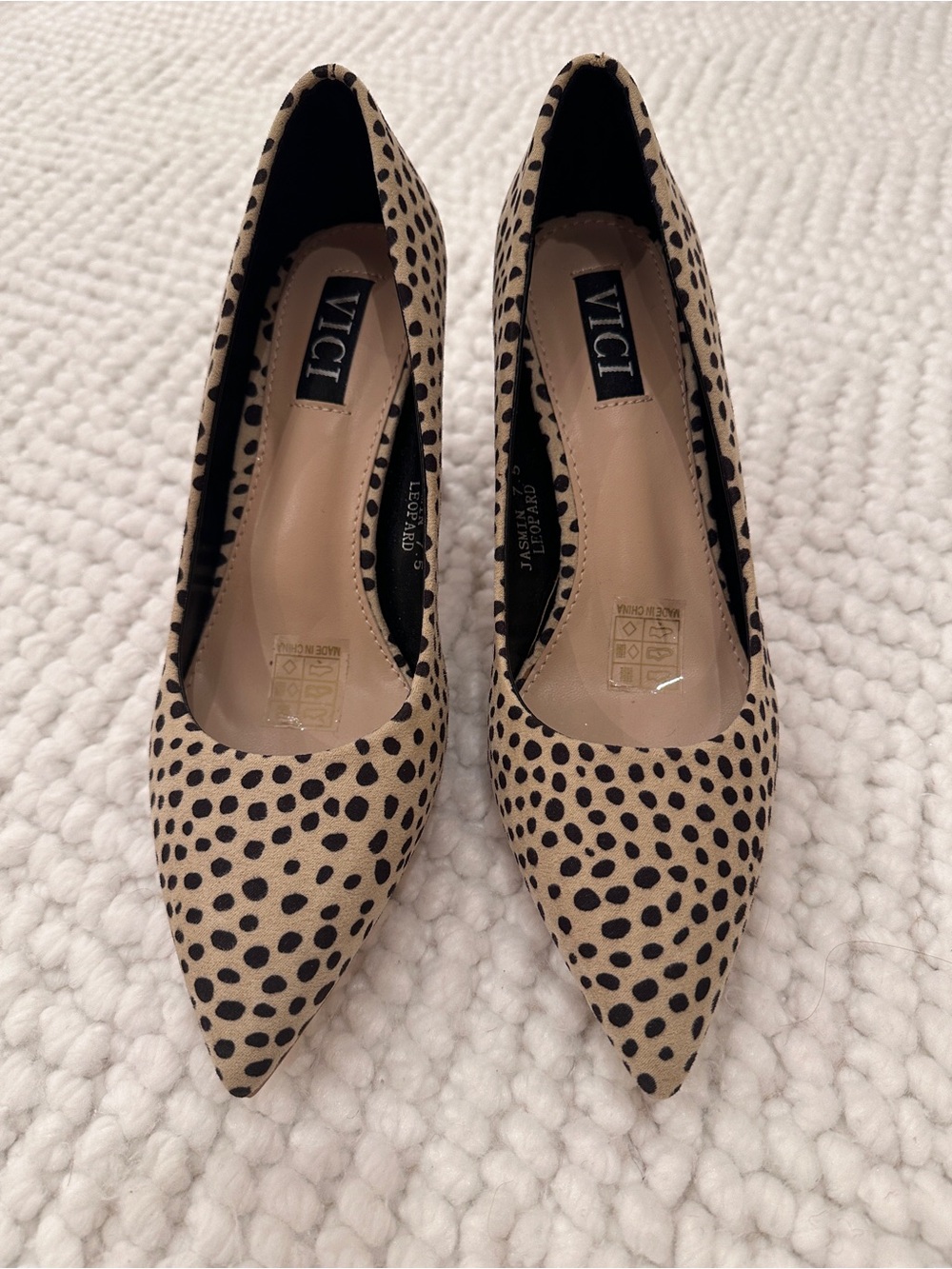 Vici collection Jasmine Leopard Print Pointed Toe Pumps US 7.5/8